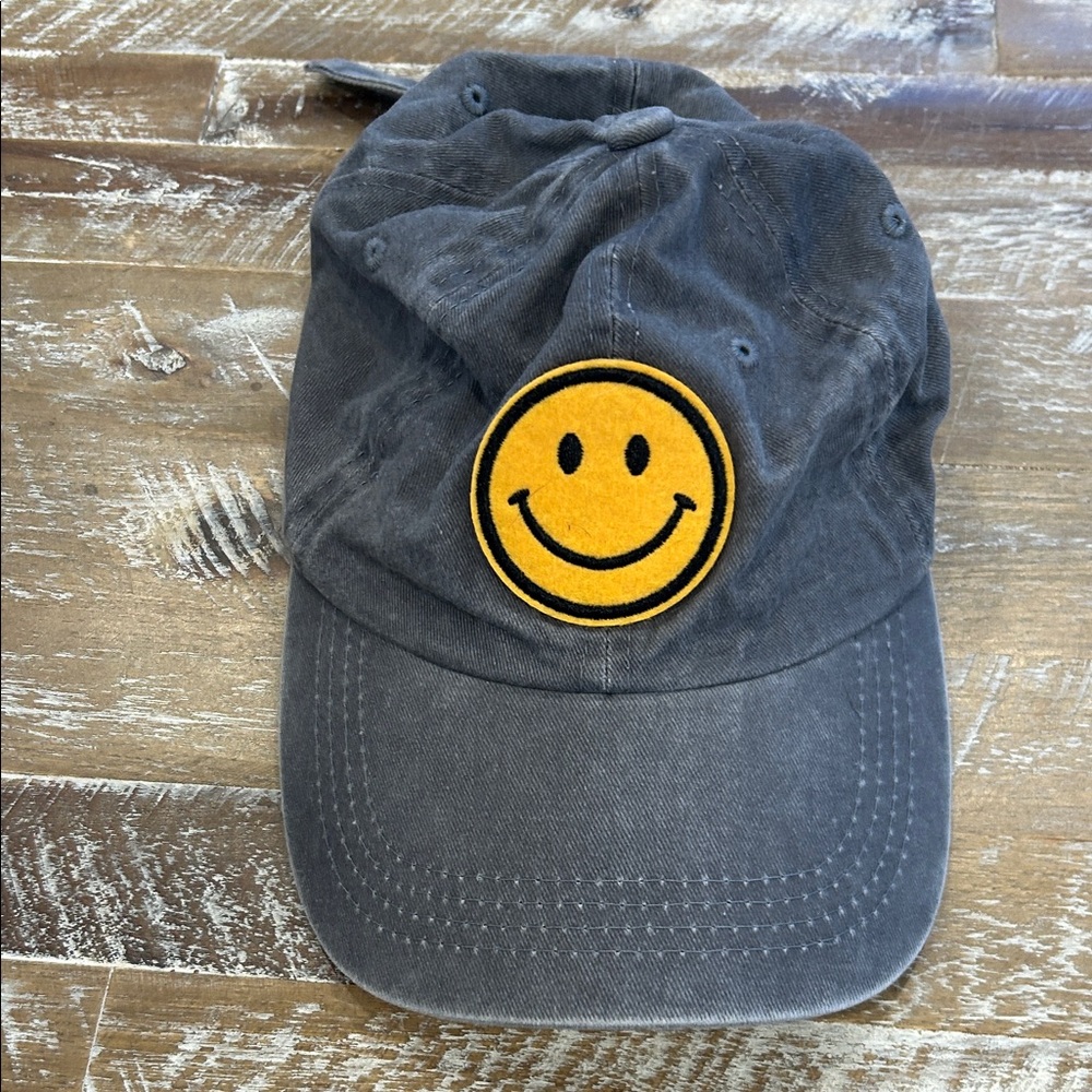 Grey smiley face baseball hat